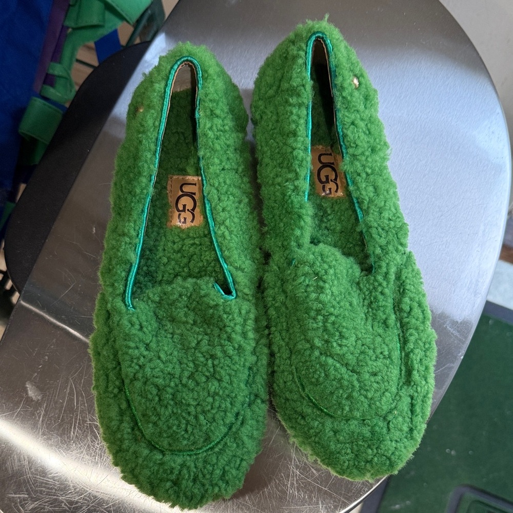 UGG Women size 38 Green Fuzzy Slippers. Rare. Imported. Unworn - Picture 1 of 13